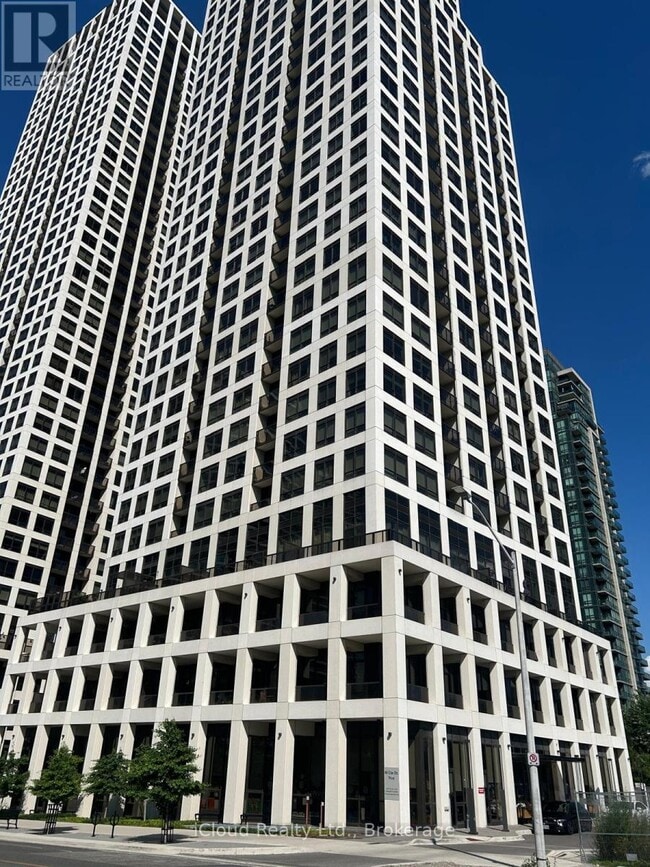 Building Photo - 36 Elm Dr W