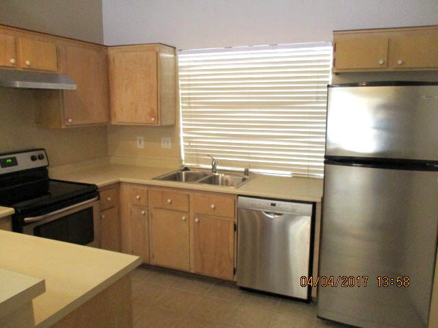 Building Photo - 5617 Vineyard Ln