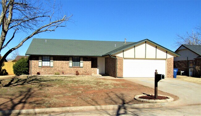 Building Photo - Beautiful home in Mustang! - Must see!