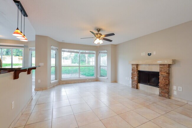 Foto del edificio - 2233 Grand Tree Ct