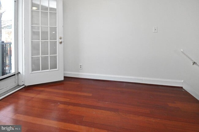 Foto del edificio - 2665 S Walter Reed Dr