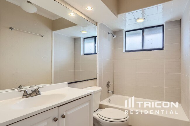 Building Photo - 1005 Faircloth Ct