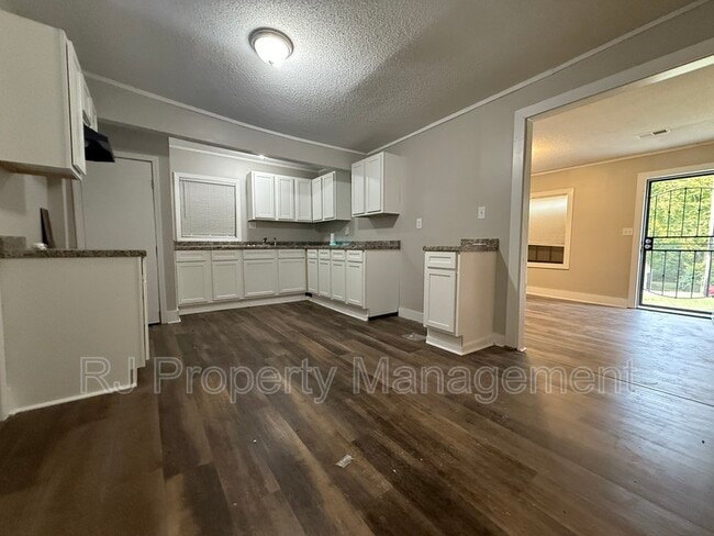 Building Photo - 705 Harahan Rd