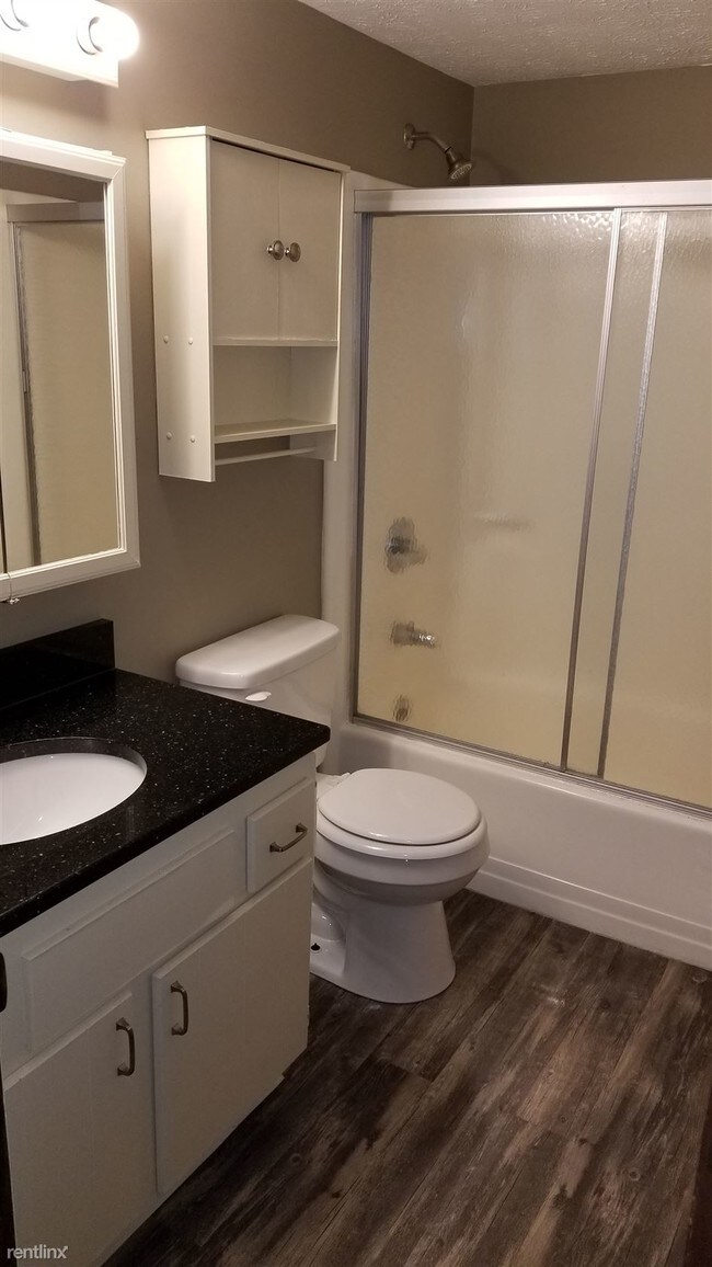 Building Photo - 2 br, 1.5 bath  - 134 Flowerdale Dr 134