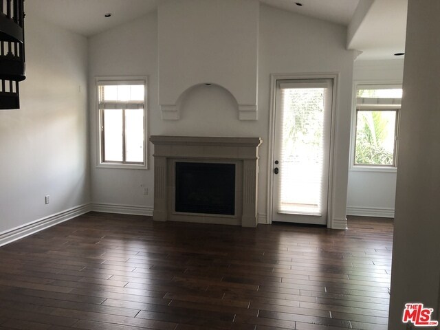 Foto del edificio - 10640 Woodbridge St