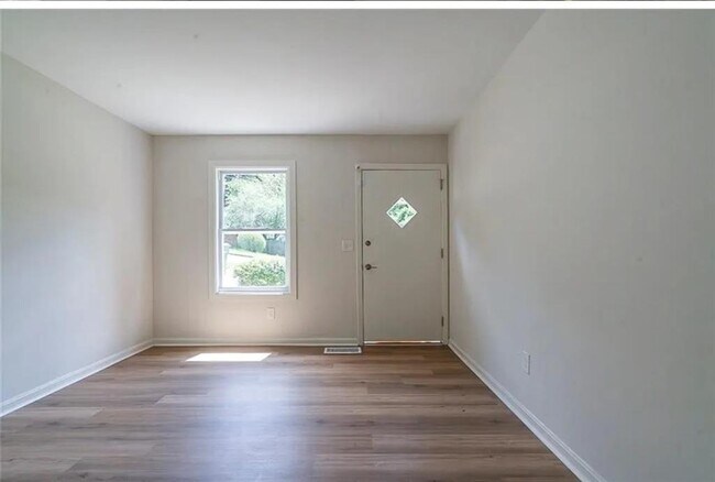 Foto del edificio - 2862 Delray Dr NW