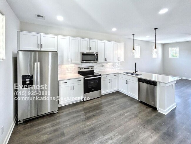 Foto del edificio - 615 Mason Ward Pl