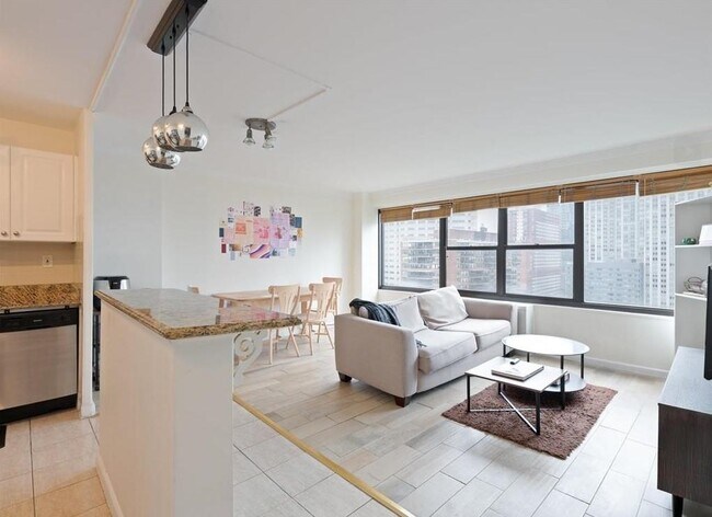 Foto del edificio - 135 Montgomery St