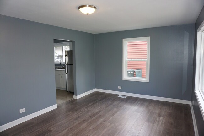 Building Photo - 1701 Lyons Ct