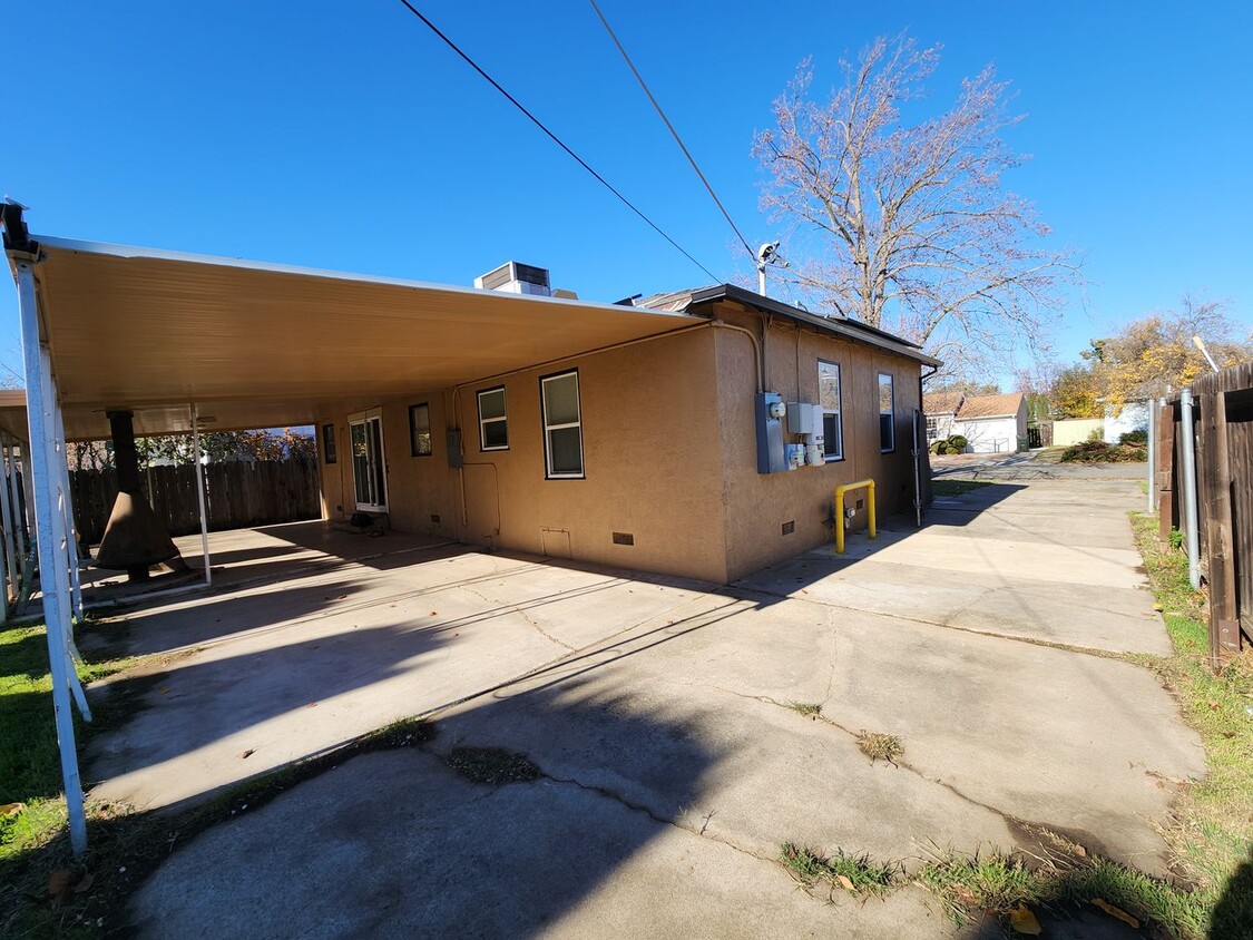 Building Photo - 1600 Shirley Dr - Sacramento 95822