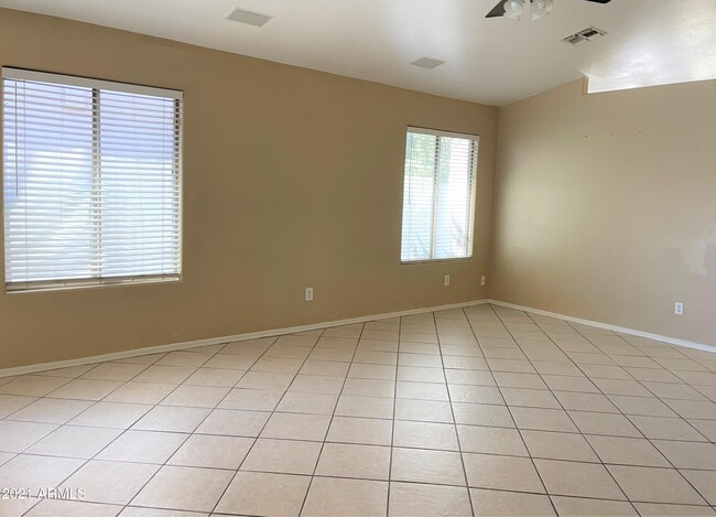 Building Photo - 8736 E Nido Cir