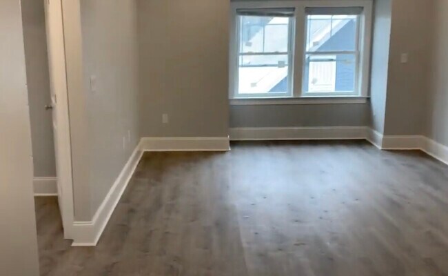 Building Photo - 128 Kenrick St