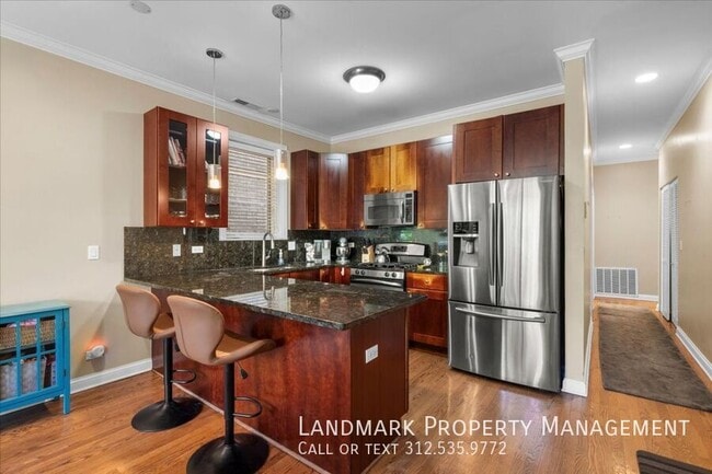 Foto del edificio - 1024 N Hermitage Ave