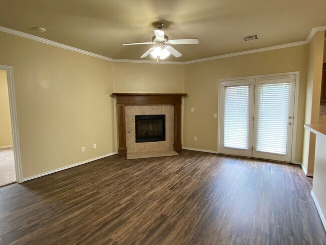 Building Photo - 3 Bed, 2 Bath NW OKC Home with Large Maste...
