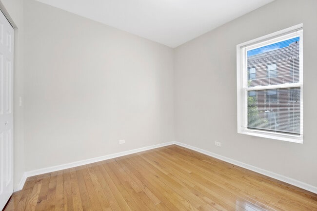 Building Photo - 3922 W Altgeld St