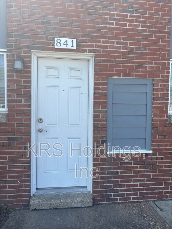 Building Photo - 827 41st St