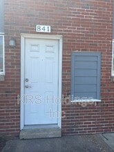 Building Photo - 827 41st St