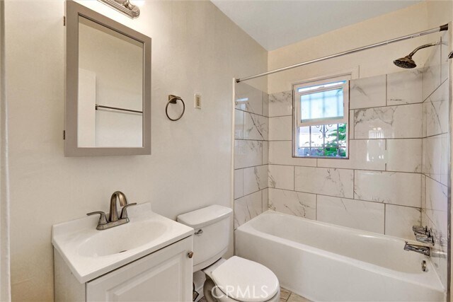 Foto del edificio - 14815 Lemoli Ave