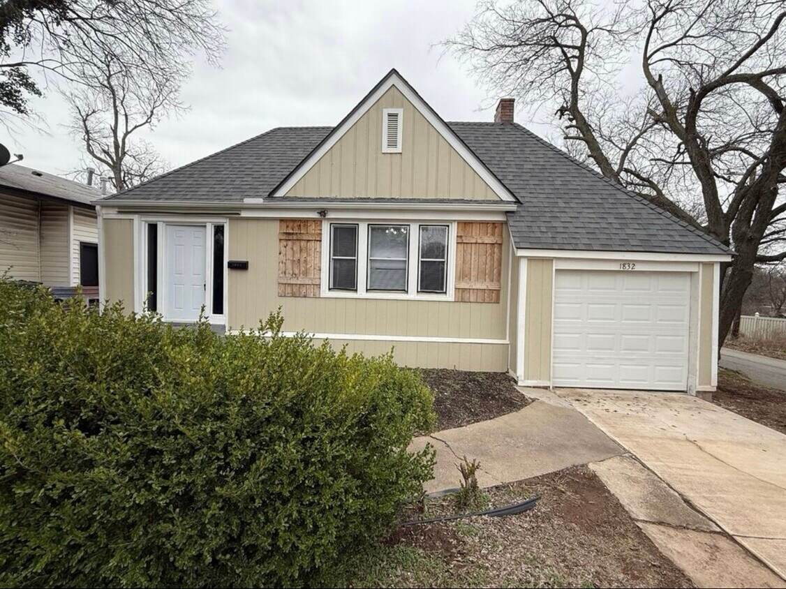 Photo - 1832 NW 33rd St (Oklahoma City, OK)