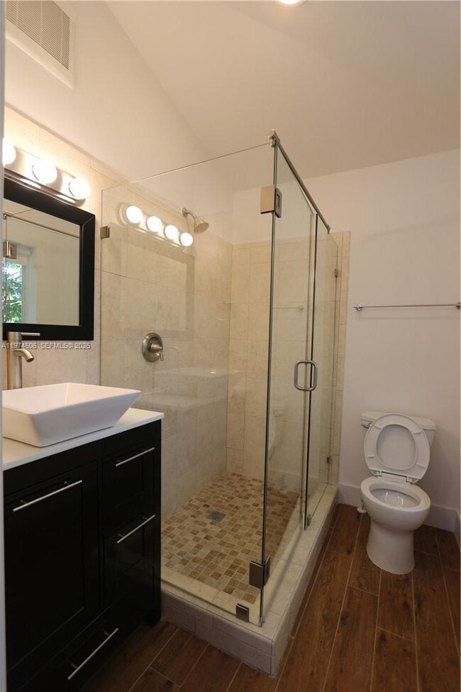 Foto del edificio - 2436 SW 19th Ave