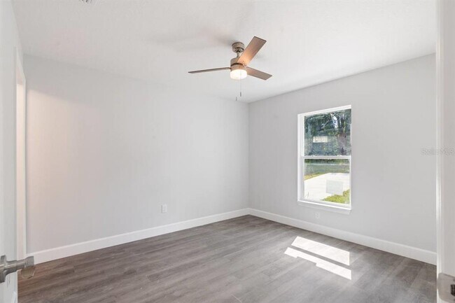 Building Photo - 10157 SW 134 Ct