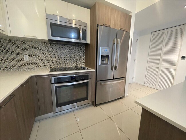 Foto del edificio - 5252 NW 85th Ave