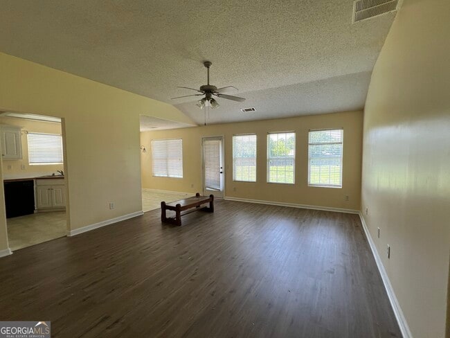 Building Photo - 1229 Clearwater Dr
