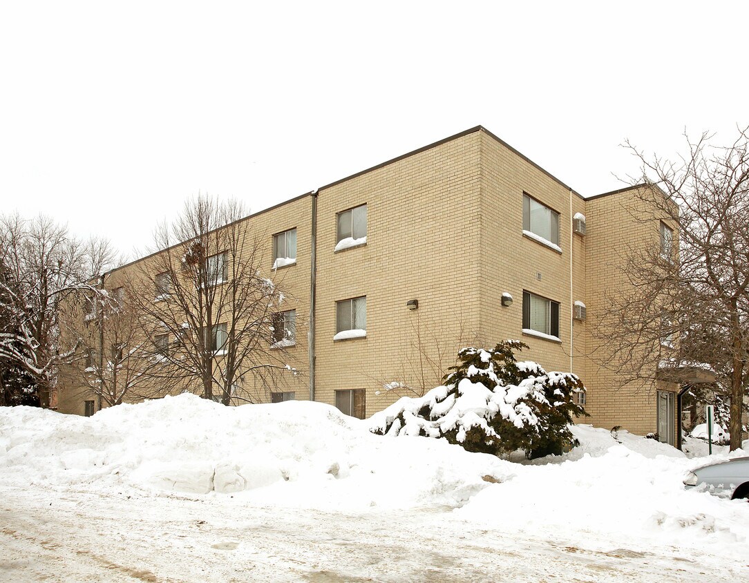 Primary Photo - 600 Hoyt Ave