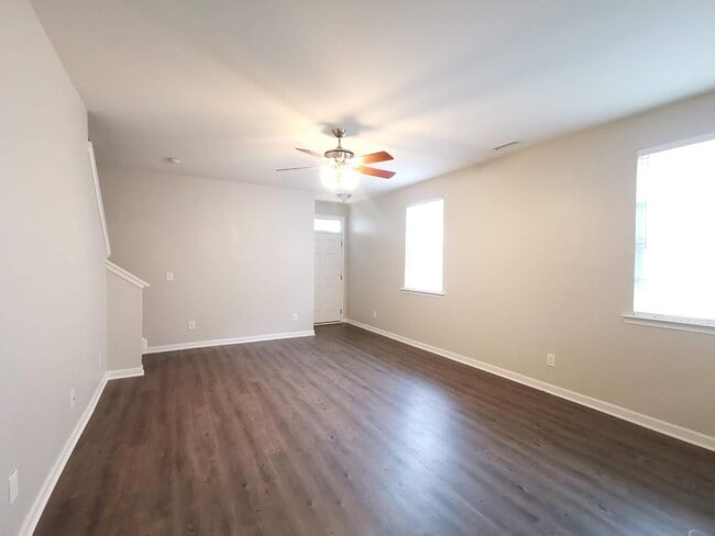 Building Photo - 2020 Remington Oaks Cir
