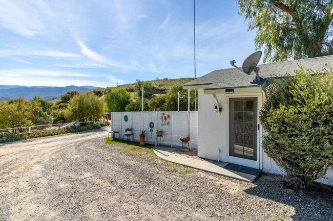 Foto del edificio - 45491 Sage Rd