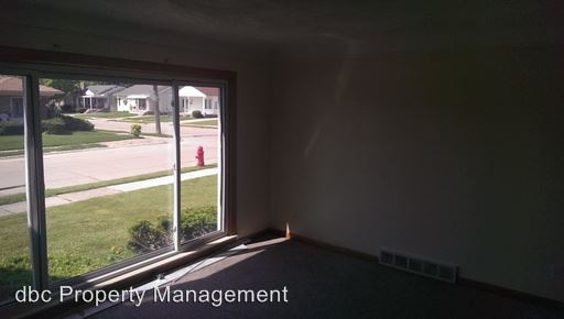 Building Photo - 18011 Curtain Ave