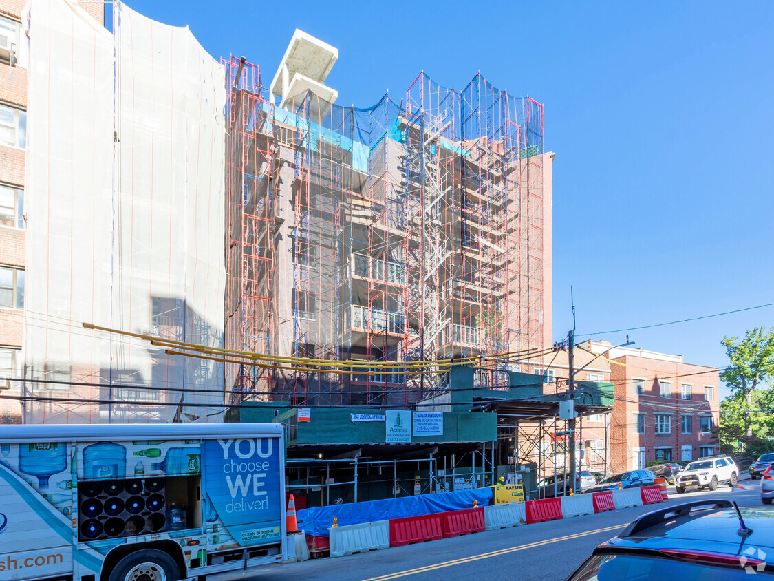 Building Photo - 3645 Johnson Ave