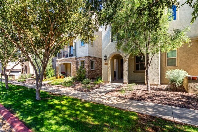 Foto del edificio - 2746 S Harmony Ave