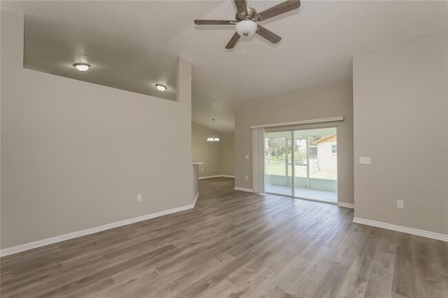 Building Photo - 3507 Manor Loop