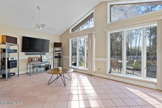 Foto del edificio - 219 Tantallon Dr