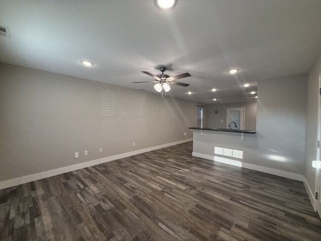 Building Photo - 5236 Hubble Cv Dr