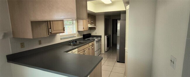 Foto del edificio - 4416 Englewood Rd