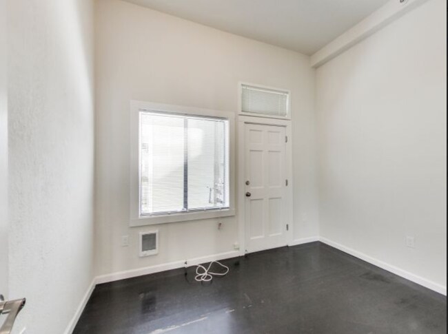 Building Photo - 3 bedroom in San Francisco CA 94114