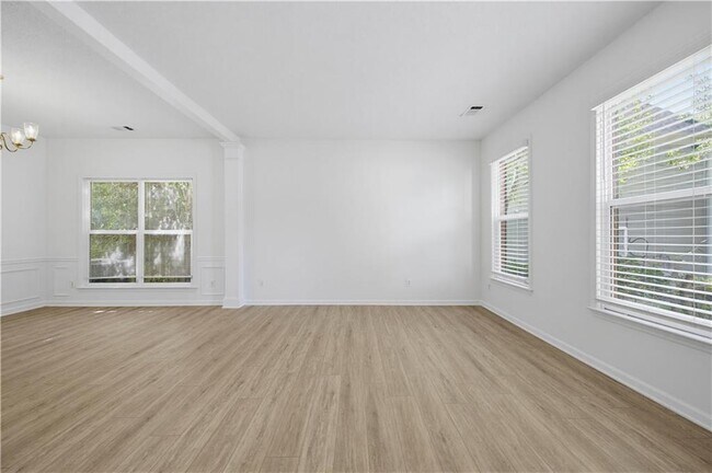 Building Photo - 395 Cadeleigh Ct