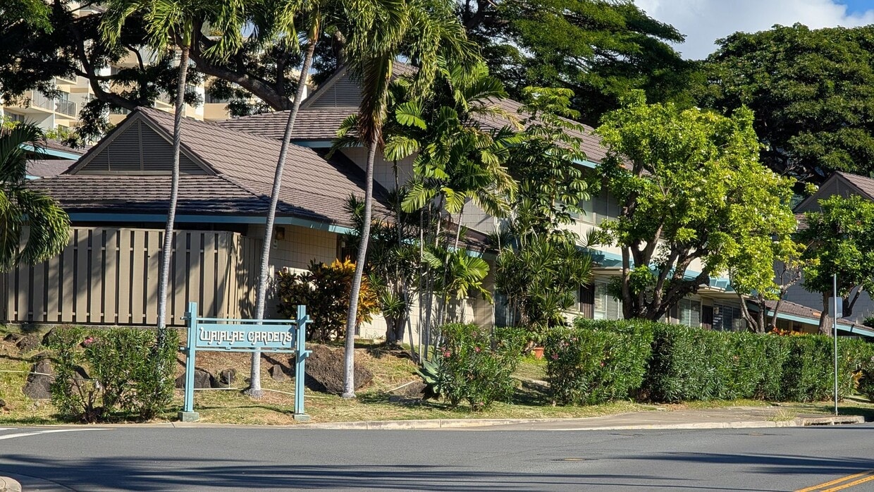 Foto principal - Newly Remodeled 2 bed 2 Bath Townhouse at Waialae Gardens in Kahala