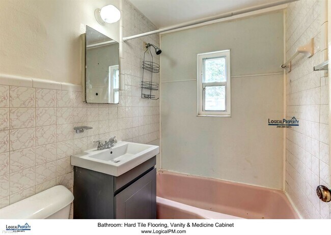 Building Photo - 3 br, 1 bath House - 587 E Madison Ave