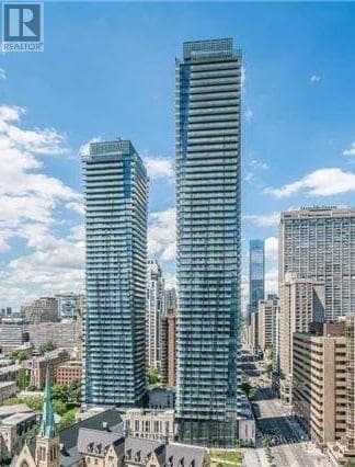 Photo principale - 1080-1080 Bay St.
