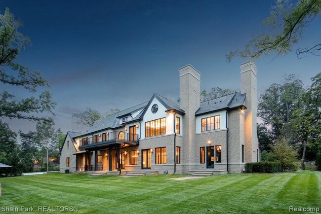 Foto del edificio - 800 Cranbrook Rd