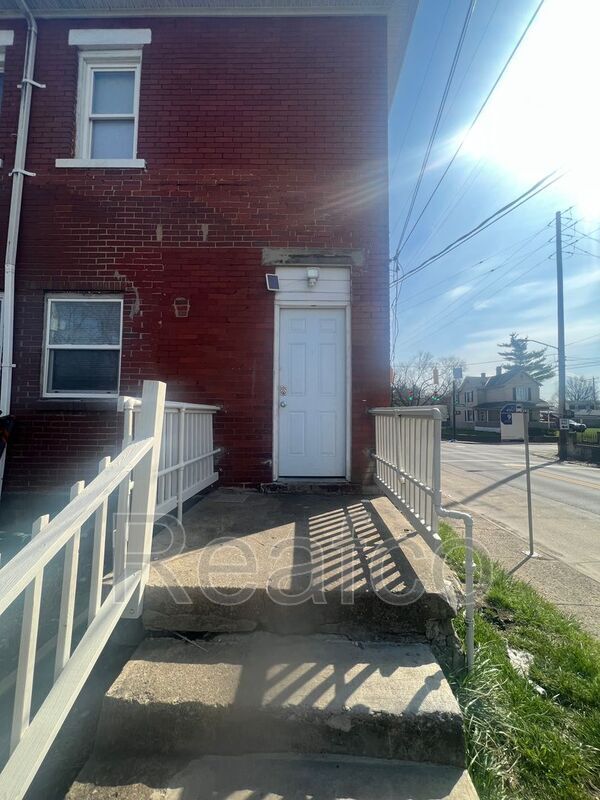 Building Photo - 165 S Princeton Ave