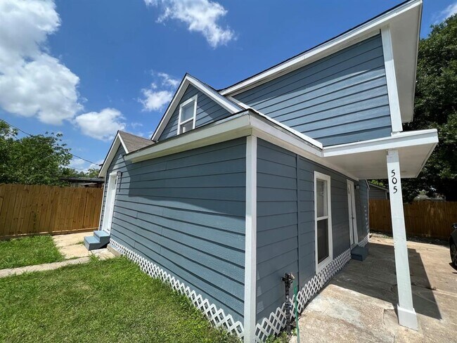 Foto del edificio - 505 Park Ln