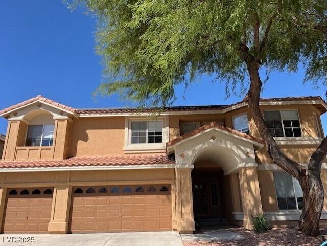 Foto principal - 8640 Castle Hill Ave
