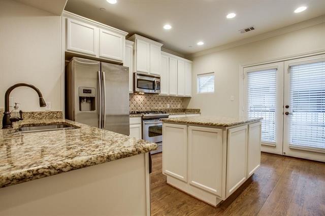 Foto principal - 5747 Prospect Ave