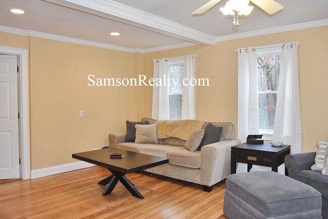 Foto del edificio - 345 Smith Hill Rd