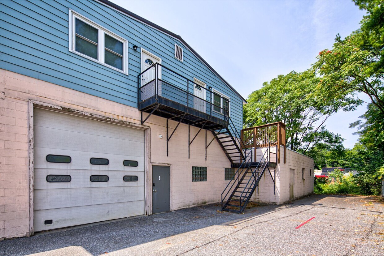 Primary Photo - Charming and Private 1 Bedroom- Coming Soon