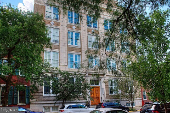 Building Photo - 314-320 Catharine St